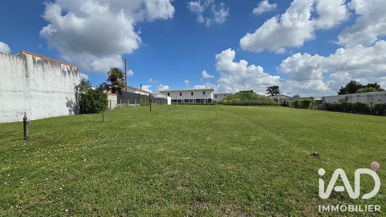Terrain à bâtir à Royan (17200) · 314 800 €