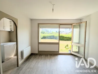 Apartment in Lisieux (14100)