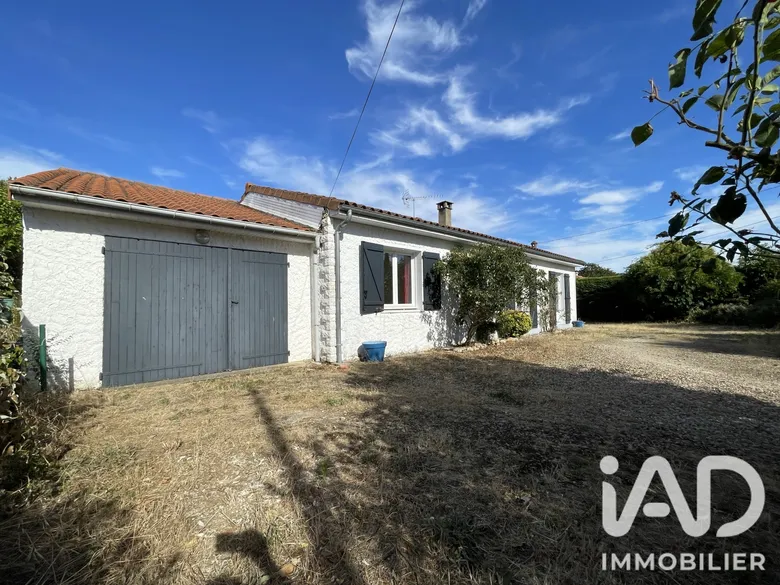 Maison 4 pièces 113 m² · à Ayron · 113 m² · 166 000 €