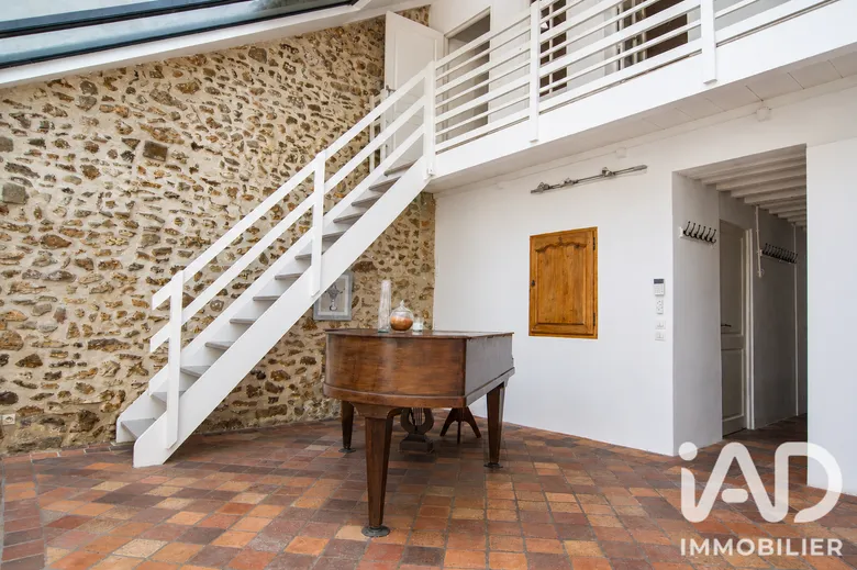 Maison 11 pièces 295 m² · à Linas · 295 m² · 2 700 €/mois