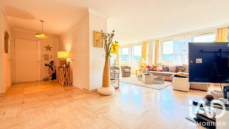 Appartement 6 pièces 156 m² · à Saint-Étienne · 156 m² · 230 000 €