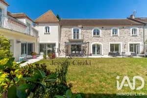 Mansion in Breuil-Bois-Robert (78930)