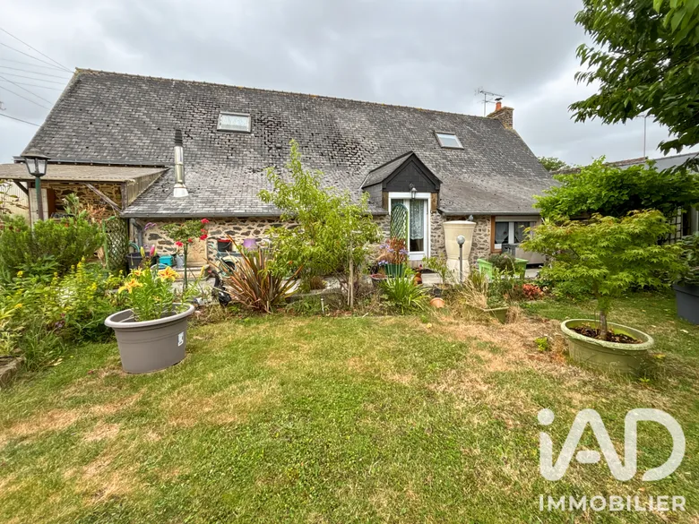 Maison 7 pièces 127 m² · à Le Bourgneuf-la-Forêt · 127 m² · 136 000 €