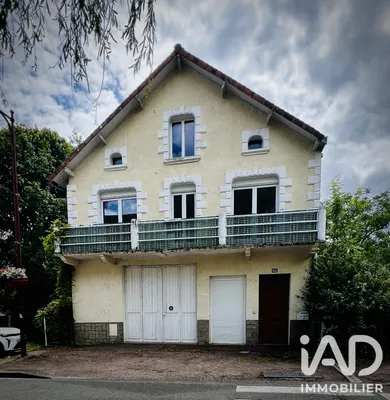 Building in Piégut-Pluviers (24360)