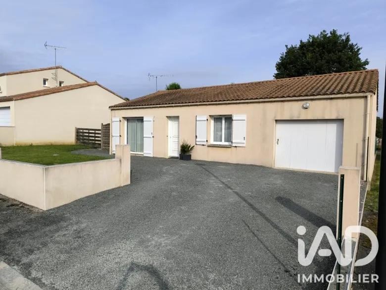 Maison 4 pièces 70 m² · à Essarts-en-Bocage · 70 m² · 730 €