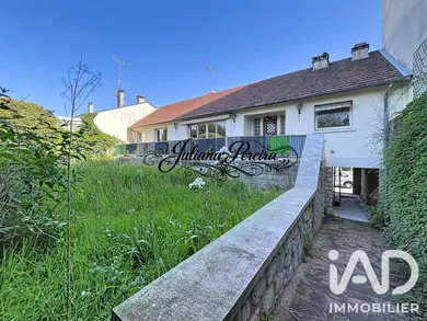 Immeuble à Mantes-la-Jolie (78200)