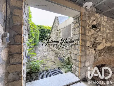Immeuble à Mantes-la-Jolie (78200)