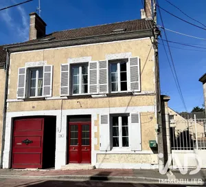 Townhouse in Jargeau (45150)