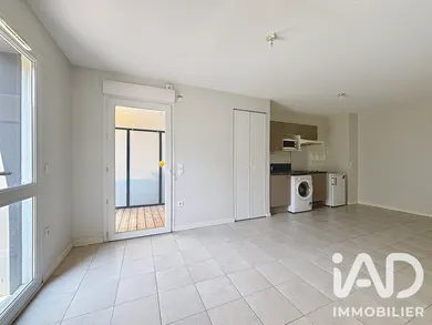 Apartment in Cenon (33150)