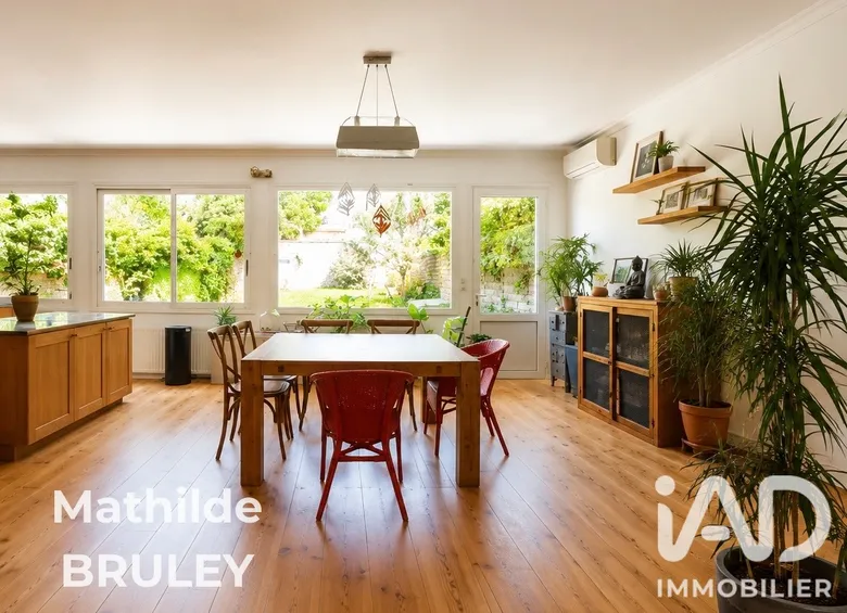 Maison 6 pièces 218 m² · à Sainte-Mesme · 218 m² · 295 000 €