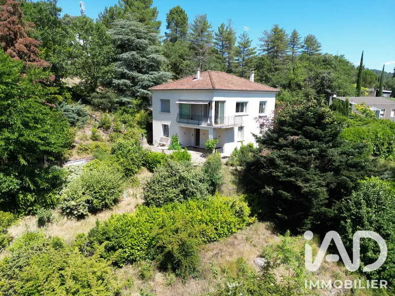 Maison 10 pièces 167 m² · à Aubenas · 167 m² · 215 000 €