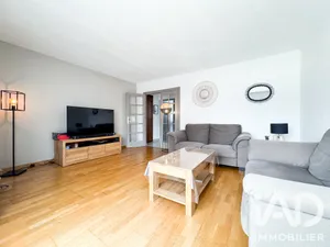 Apartment in Plaisir (78370)