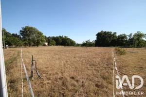 Building plot in Montpezat-de-Quercy (82270)