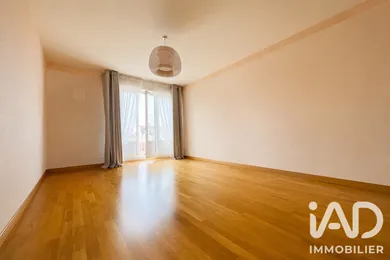 Apartment in Reims (51100)