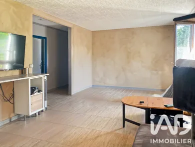 Apartment in Brie-Comte-Robert (77170)