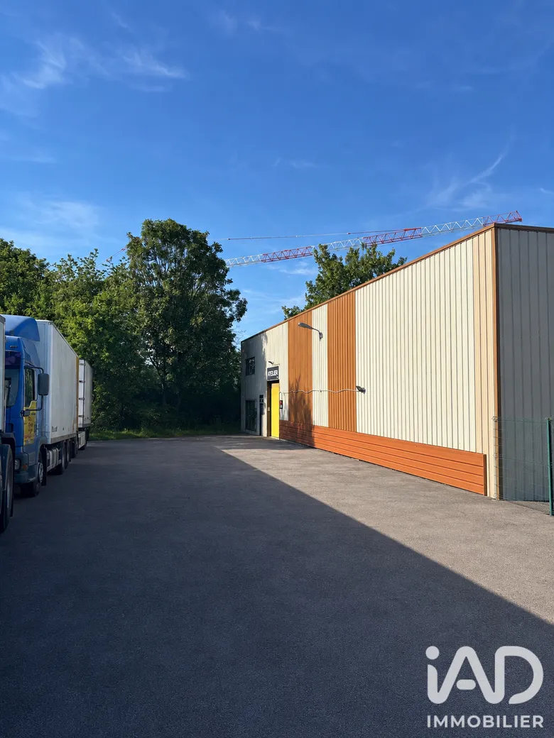 Murs commerciaux à Nanteuil-lès-Meaux (77100) · 200 m² · 499 000 €
