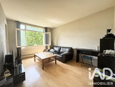 Apartment in Châtillon (92320)