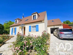 Detached house in Mont-Saint-Père (02400)