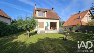 Pavillon à Parmain (95620)