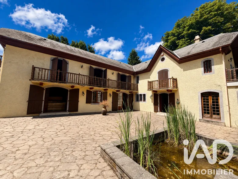 Maison 10 pièces 393 m² · à Bagnères-de-Bigorre · 393 m² · 450 000 €