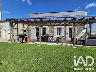 Maison de village à Corme-Écluse (17600)