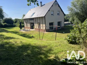 Architectural house in Beuzeville (27210)