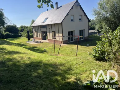 Architectural house in Beuzeville (27210)