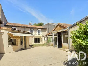 Maison à Neuville-de-Poitou (86170)