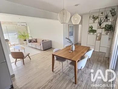 Apartment in Bandol (83150)