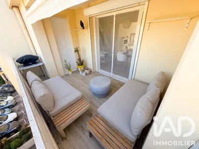 Apartment in Bandol (83150)