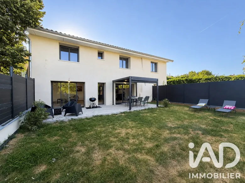 Maison 4 pièces 120 m² · à Montanay · 120 m² · 490 000 €