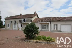 Maison de campagne à Maulay (86200)