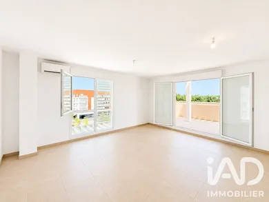 Apartment in Monteux (84170)