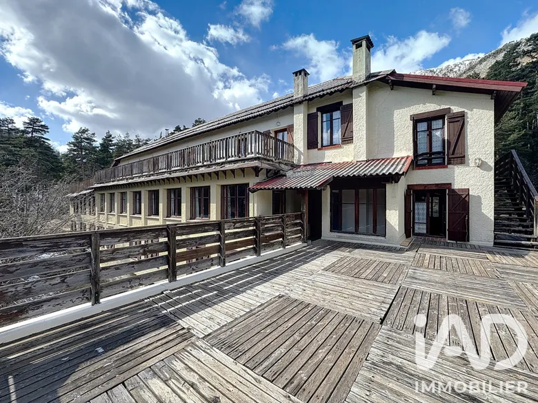 Immeuble 963 m² · à Valdeblore · 963 m² · 390 000 €