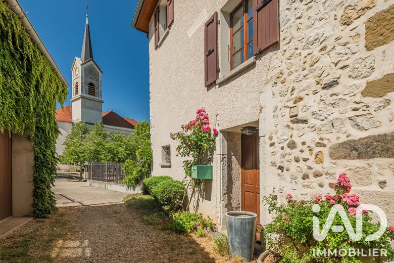 Maison 5 pièces 119 m² · à Saint-Étienne-de-Crossey · 119 m² · 335 000 €