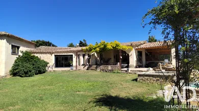 Mansion in Sainte-Cécile-les-Vignes (84290)