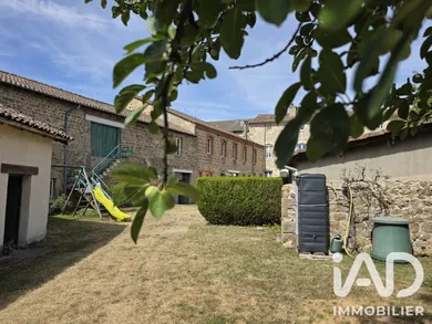 Maison de village à Usson-en-Forez (42550)