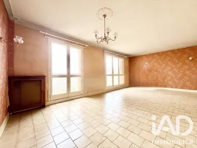 Apartment in Le Bourget (93350)