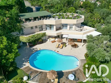 Architectural house in Cannes (06400)