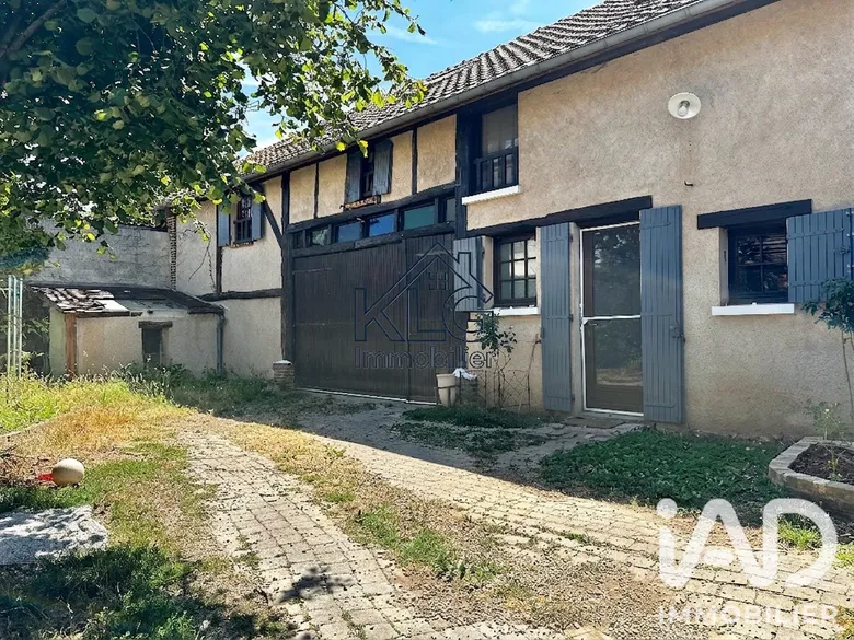 Maison 5 pièces 124 m² · à Soulaires · 124 m² · 220 000 €