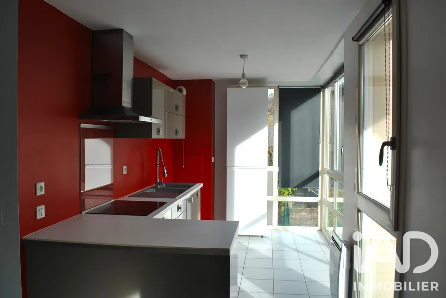 Appartement à Champagne-sur-Seine (77430) photo 3