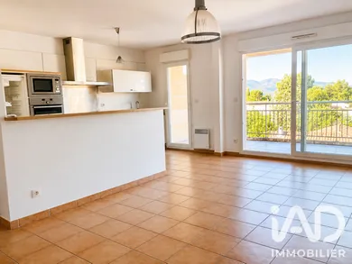 Apartment in Aubagne (13400)