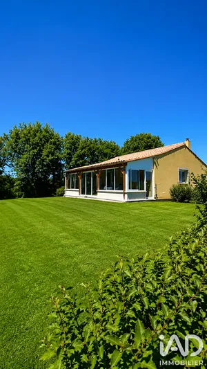 Park home in SAINTE FLAIVE DES LOUPS (85150)
