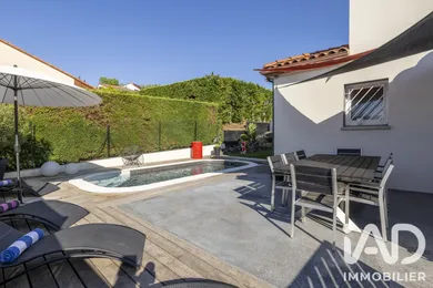 Maison d'architecte à Le Cendre (63670)