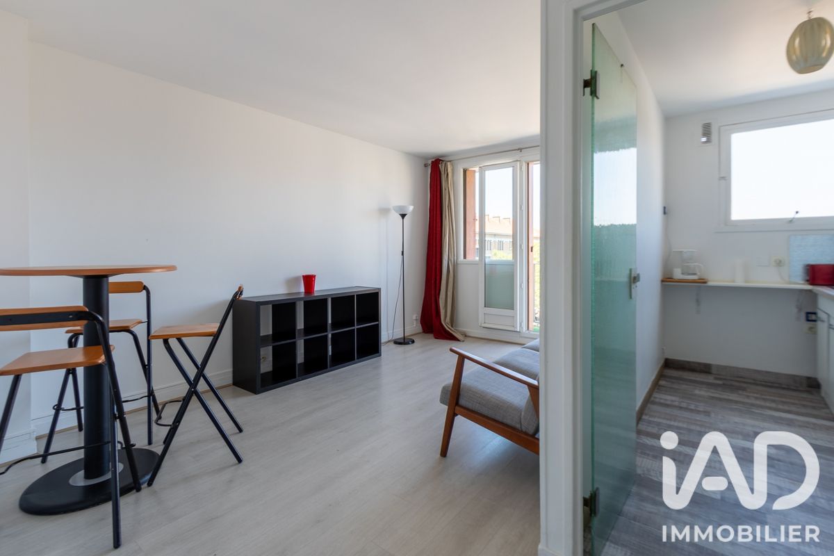 Appartement 3 pièces de 53 m² à Paris (75017)