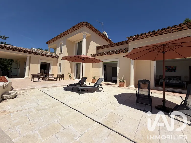 Maison 10 pièces 350 m² · à Châteauneuf-Grasse · 350 m² · 3 350 000 €