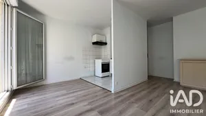 Apartment in Pantin (93500)