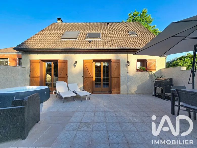 Maison 5 pièces 95 m² · à Mandres-les-Roses · 95 m² · 415 000 €