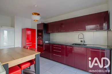 Apartment in Bordeaux (33300)
