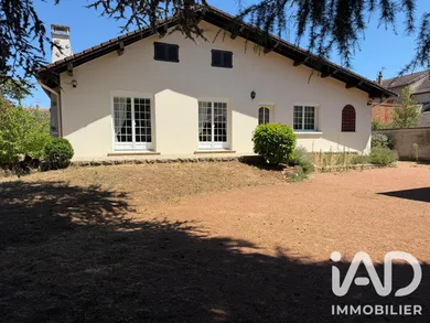 Traditional house in Pouilly-sous-Charlieu (42720)
